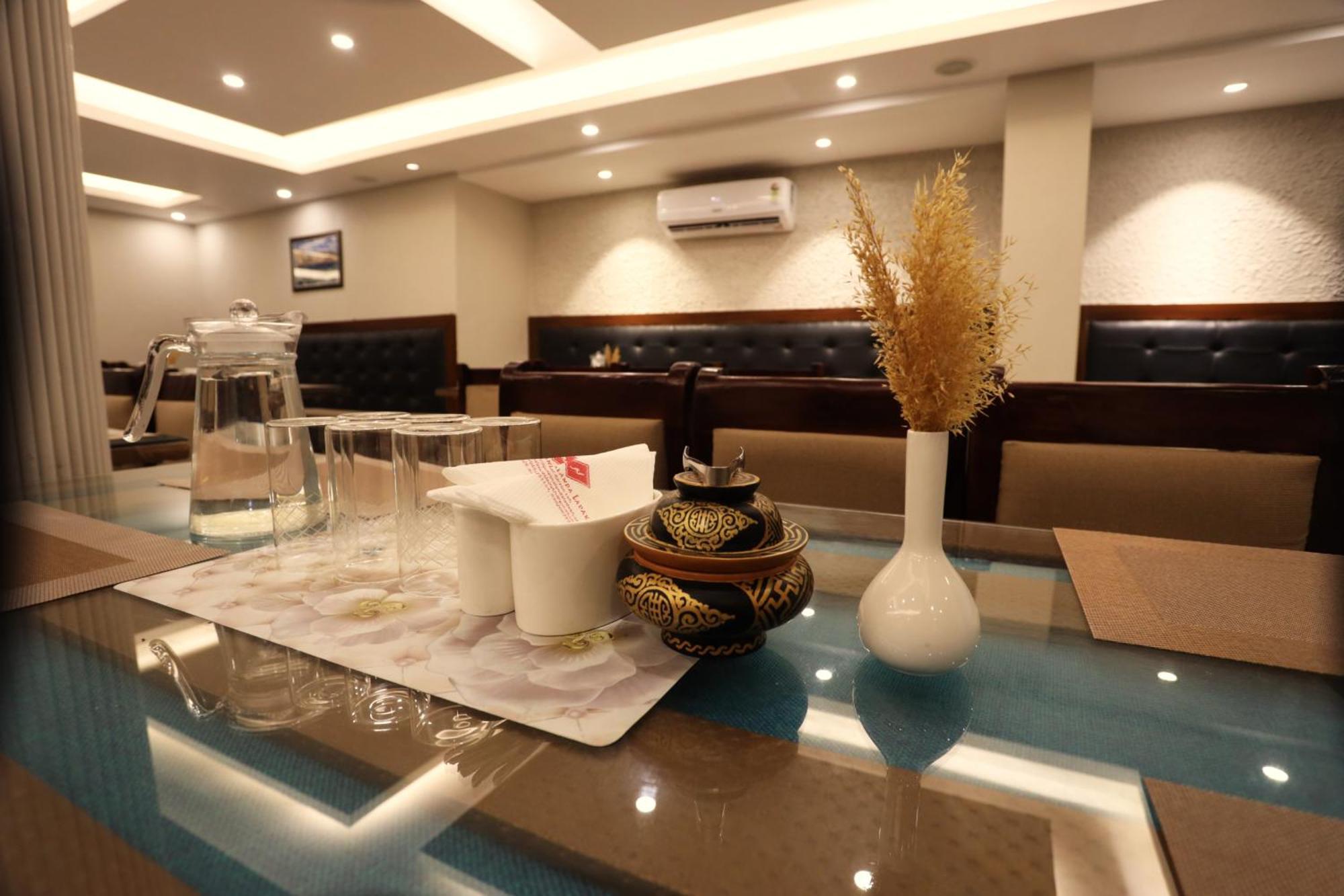 Hotel Nalanda Ladakh Лех Екстериор снимка