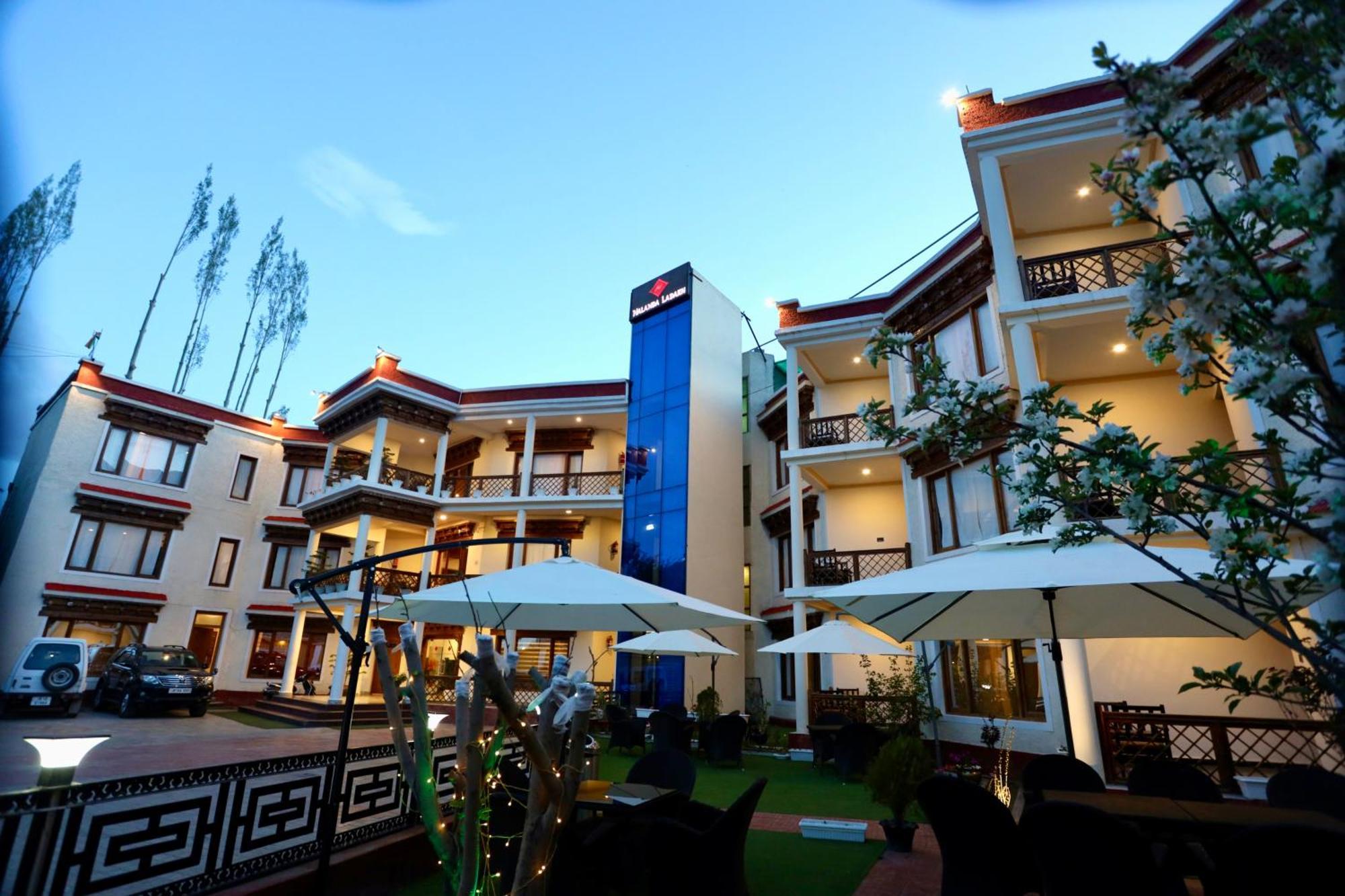 Hotel Nalanda Ladakh Лех Екстериор снимка