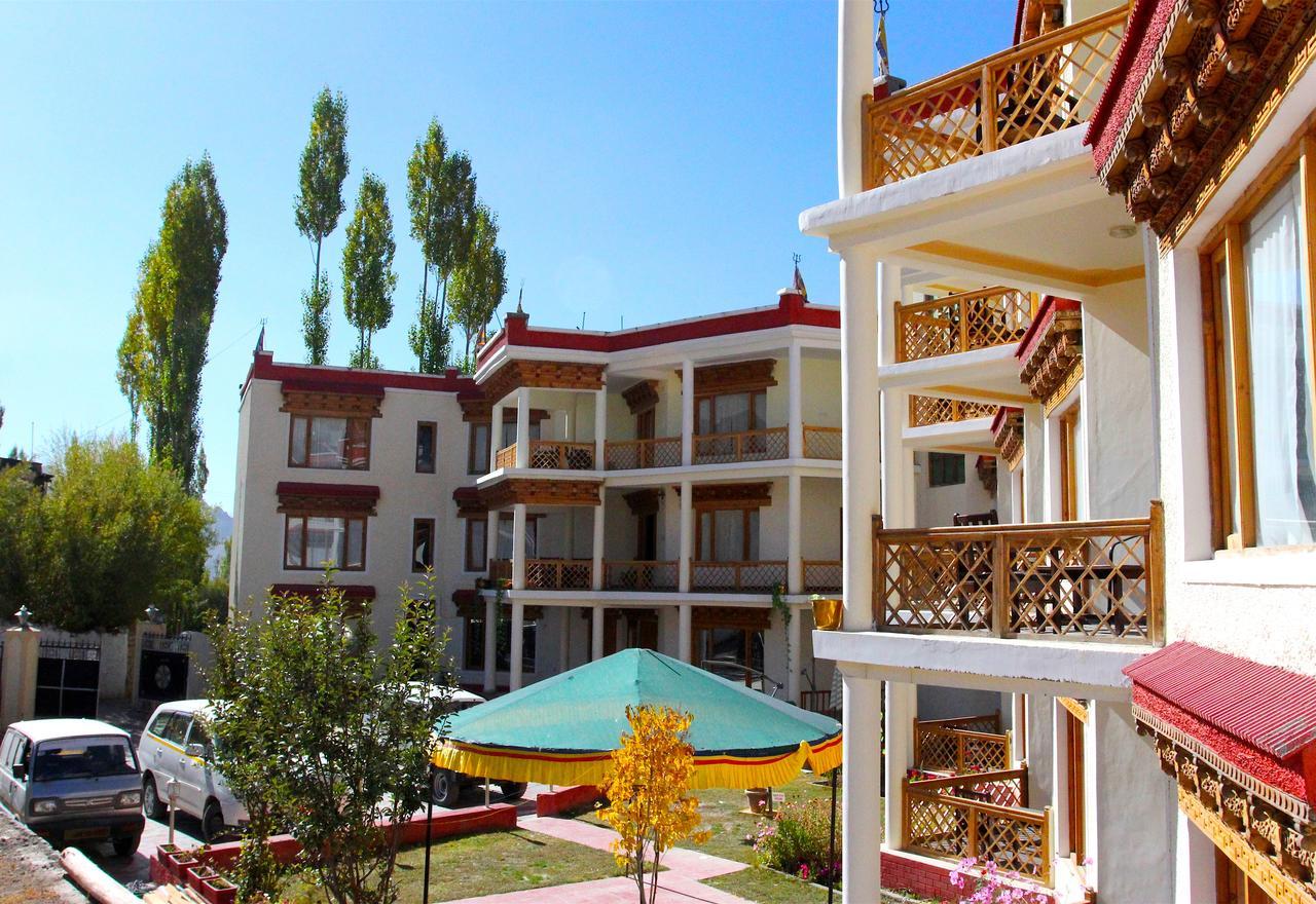 Hotel Nalanda Ladakh Лех Екстериор снимка