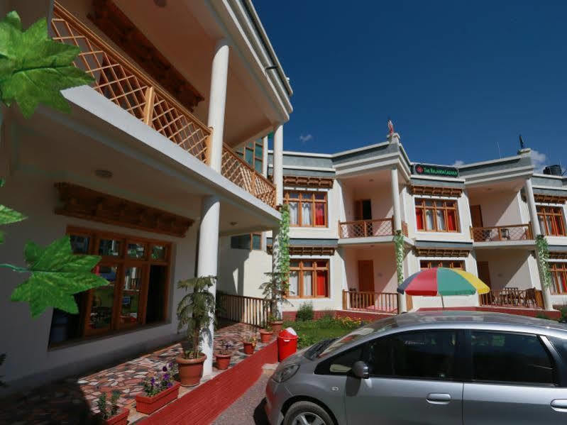 Hotel Nalanda Ladakh Лех Екстериор снимка