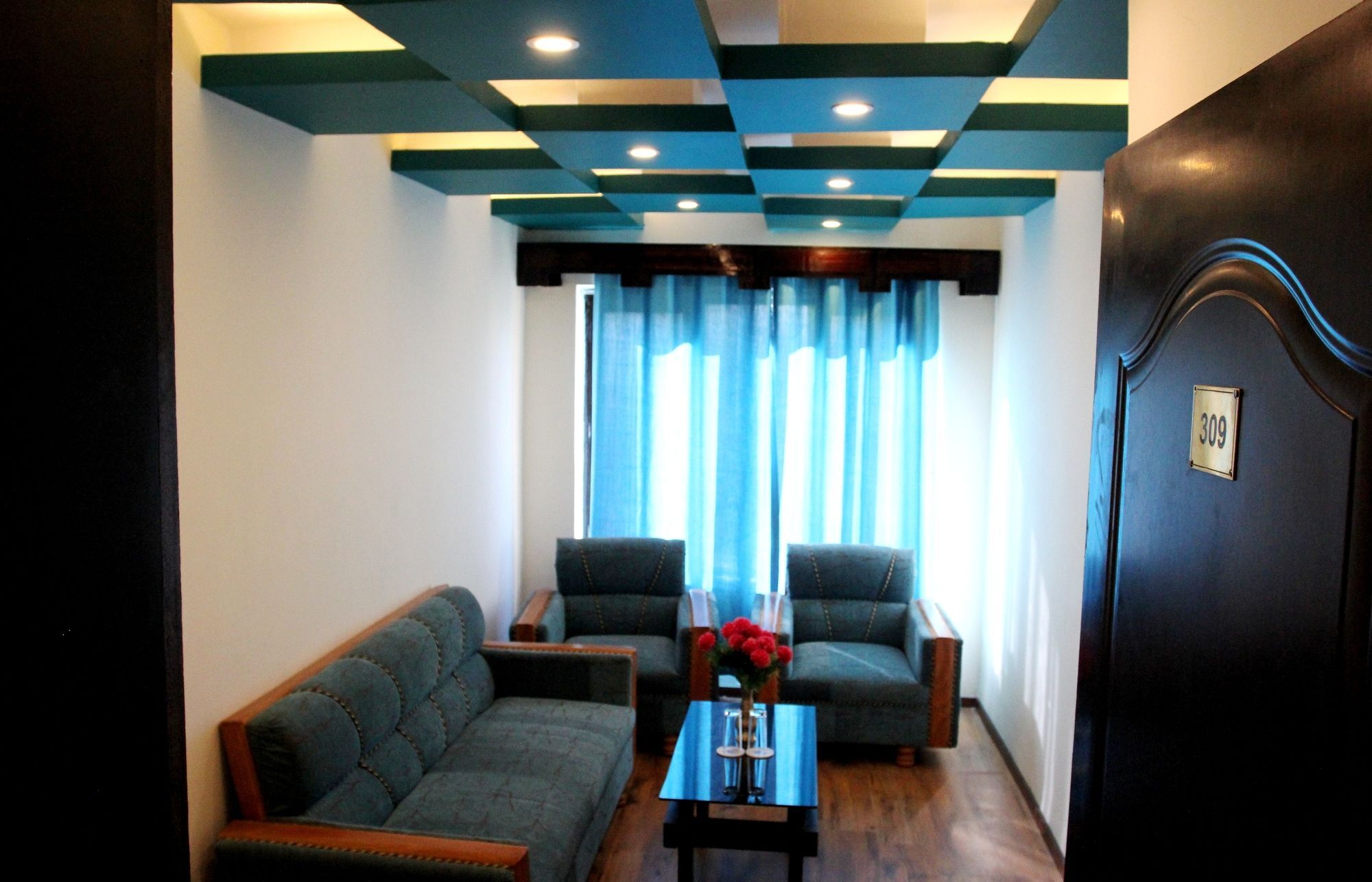 Hotel Nalanda Ladakh Лех Екстериор снимка